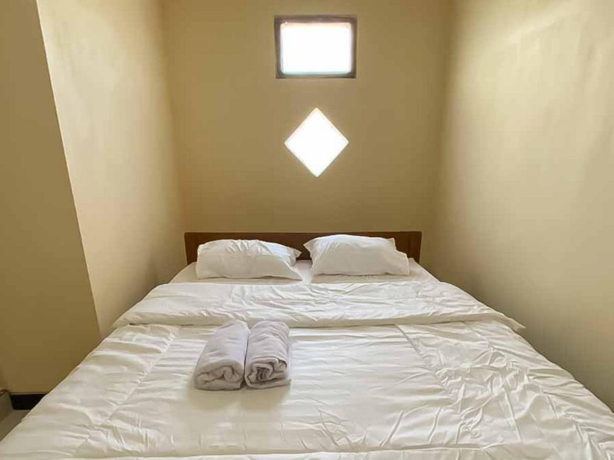 Palace Syariah Homestay Redpartner Banyuwangi  Εξωτερικό φωτογραφία